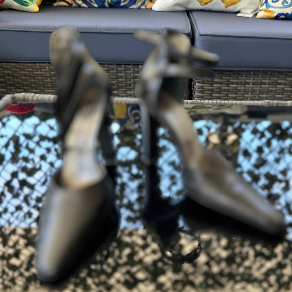 Classic Black Stiletto Heels with Pointed Toe